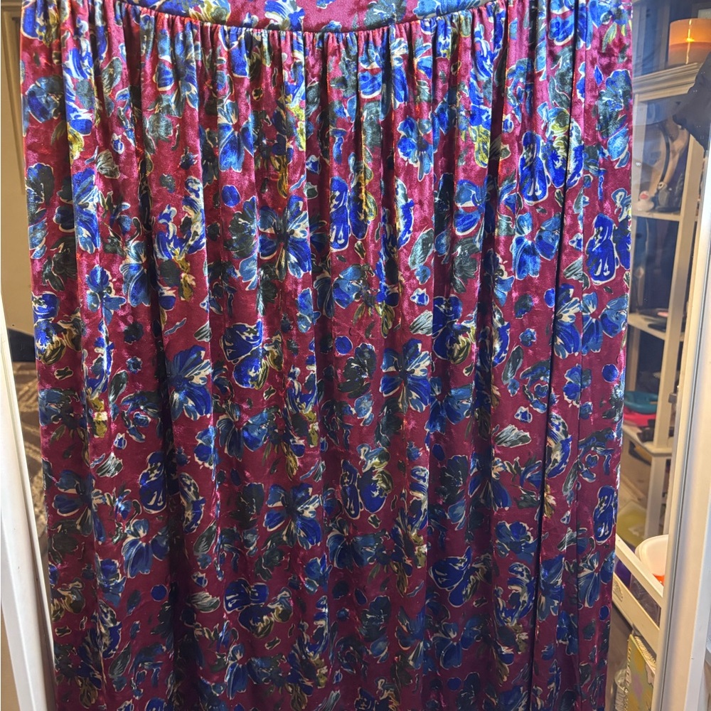 NATURAL LIFE Maxi Skirt in Red and Blue Floral